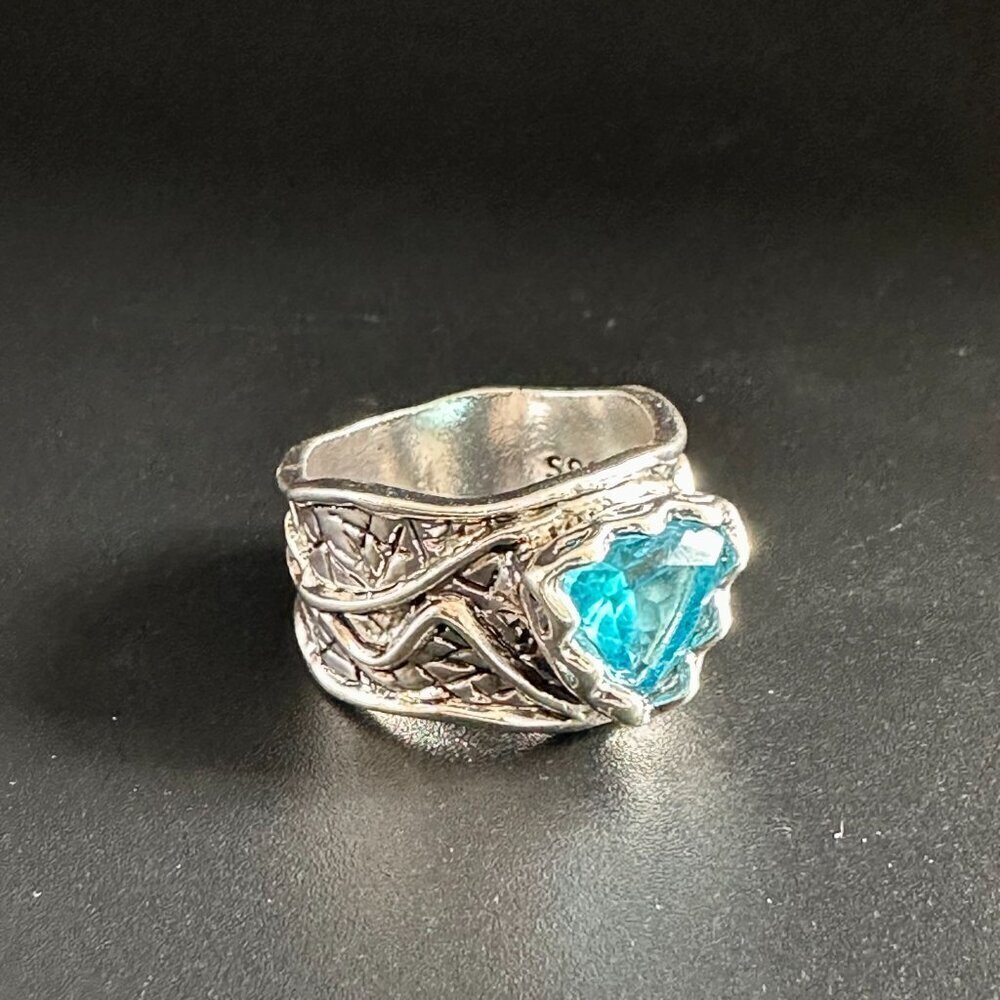 Boho Chunky Ring - y2k Rings - Chunky Rings - Silver Rings - Size 8 - Picture 3 of 4